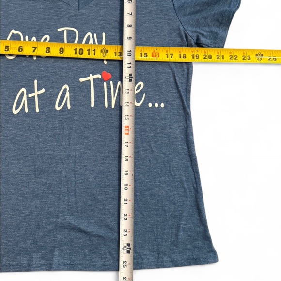 Women’s Blue V-Neck Graphic T-Shirt. Small - Picture 3 of 5